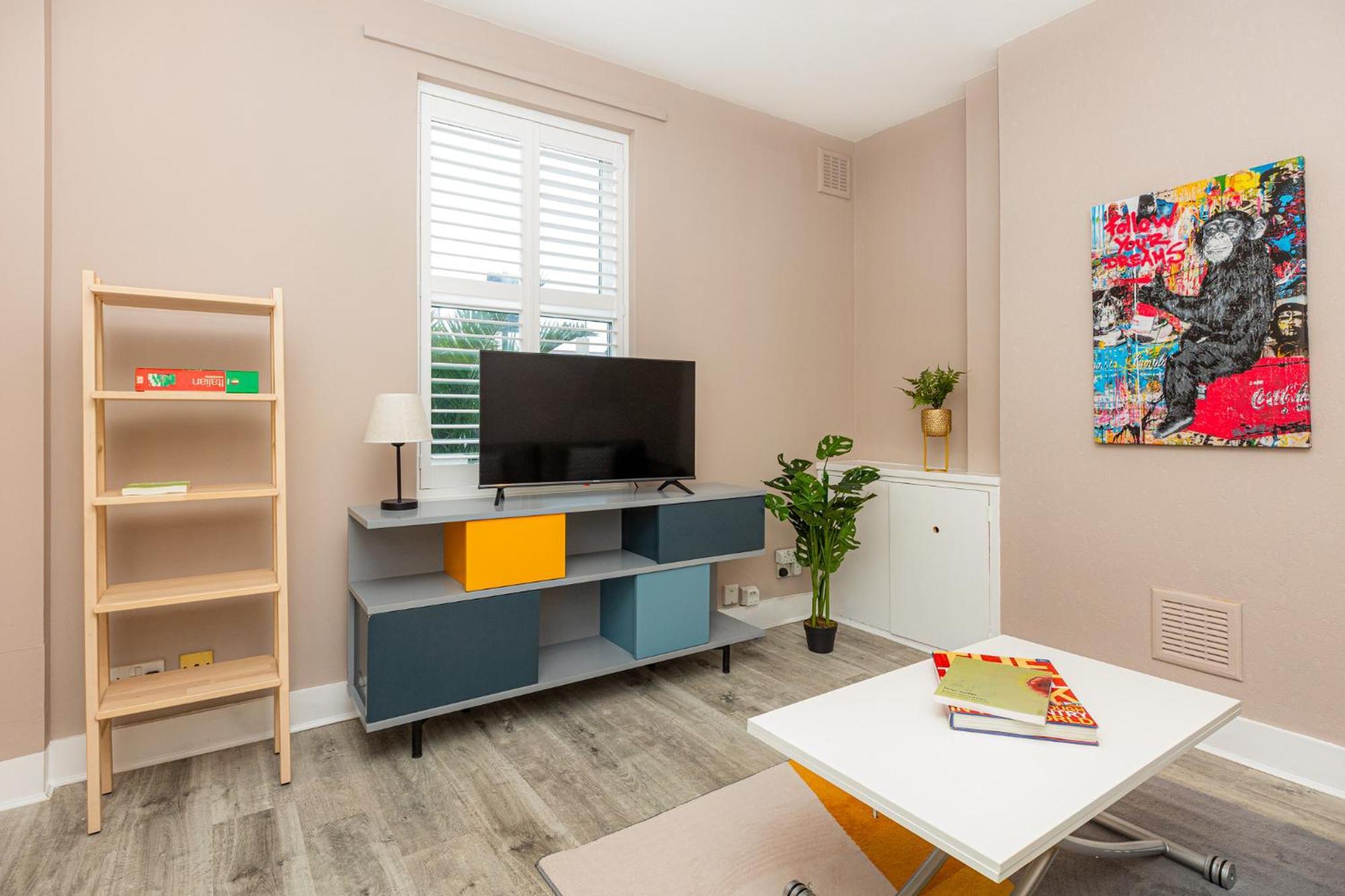 Hébergement de vacances Renovated 3br Wgarden In Stratford, 1min To Train