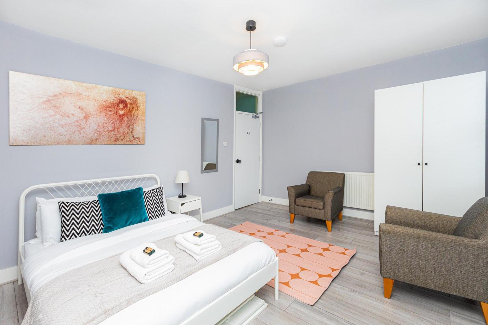Hébergement de vacances Renovated 3br Wgarden In Stratford, 1min To Train