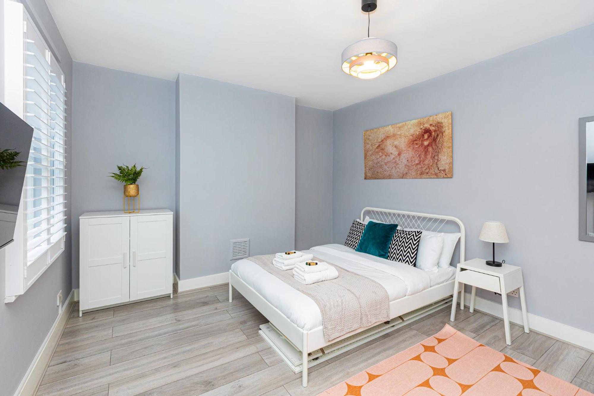 Renovated 3br Wgarden In Stratford, 1min To Train Hébergement de vacances