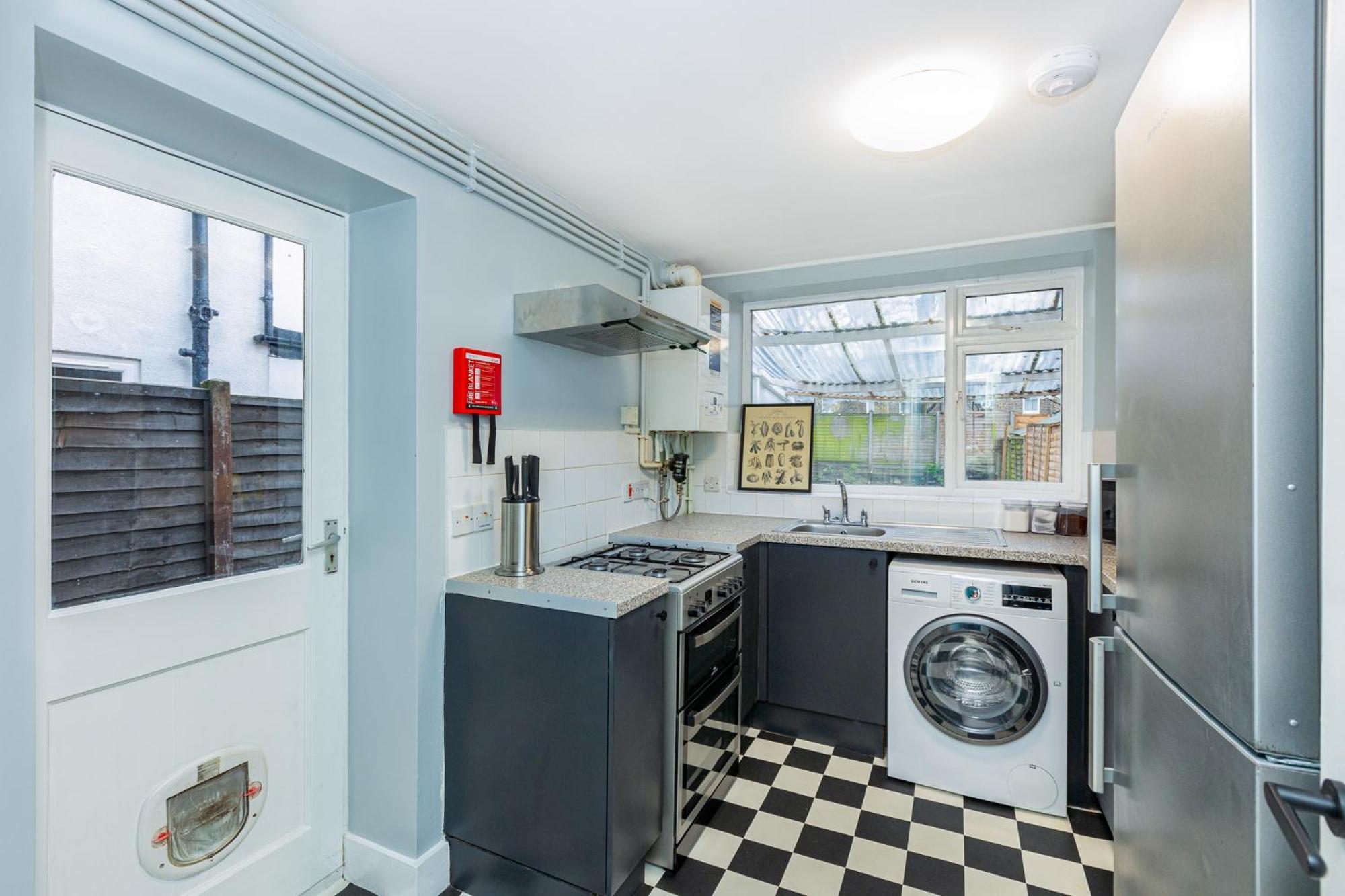 Renovated 3br Wgarden In Stratford, 1min To Train Сasa de vacaciones *