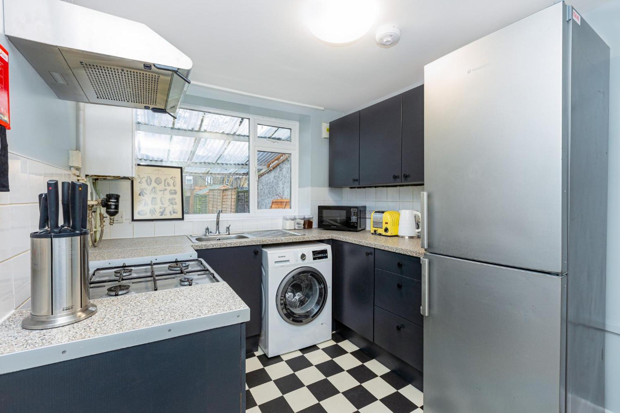 Renovated 3br Wgarden In Stratford, 1min To Train Сasa de vacaciones *