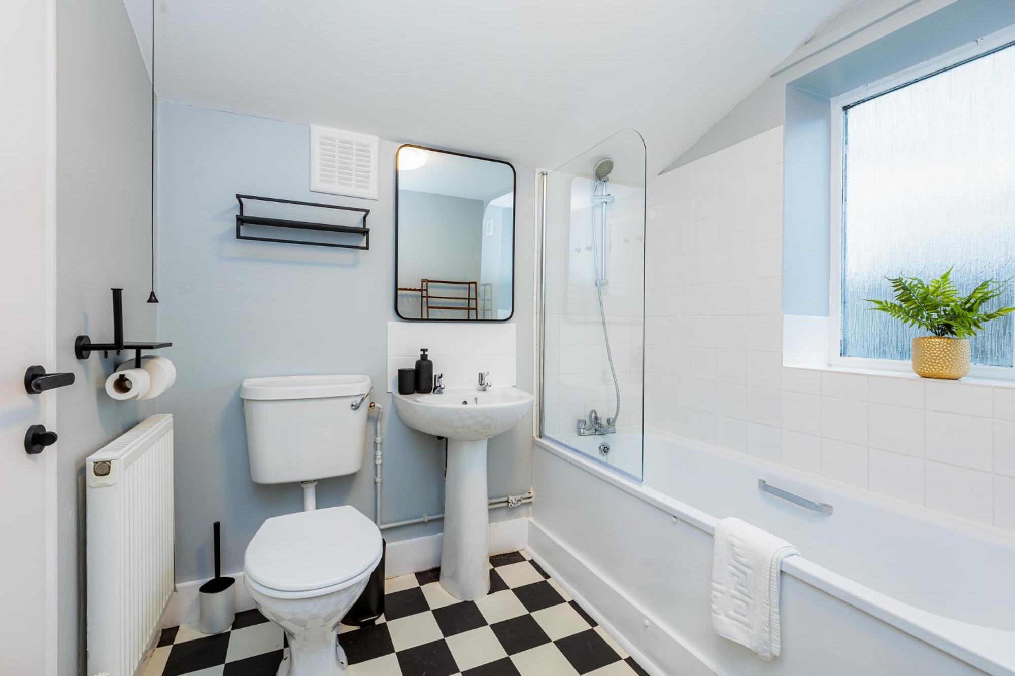 Renovated 3br Wgarden In Stratford, 1min To Train Сasa de vacaciones Londres